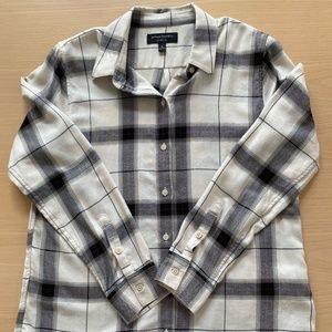 Banana Republic Women's Botton Down Shirt